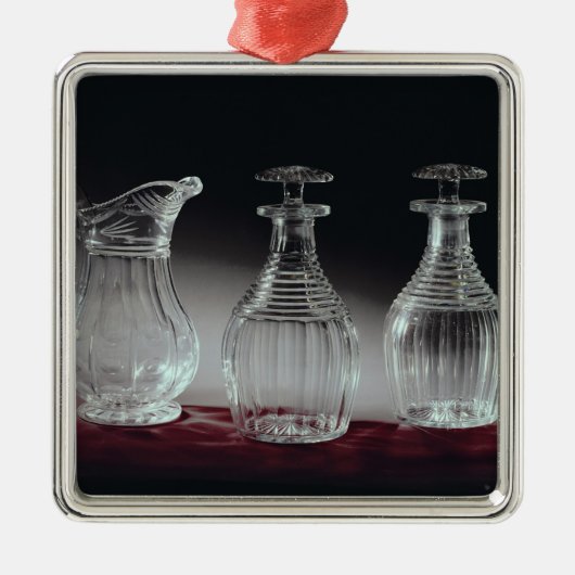 切子ガラスのデカンターおよび水差し、c.1840 メタルオーナメント (正面)