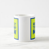 切札のロゴのマグに今抵抗して下さい コーヒーマグカップ (中央)