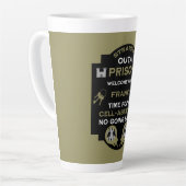 刑務所から帰宅する カフェラテマグ (左アングル)