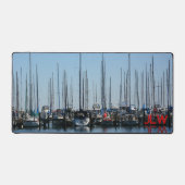 列に並んだ沿岸航海の写真の帆船 デスクマット (正面)