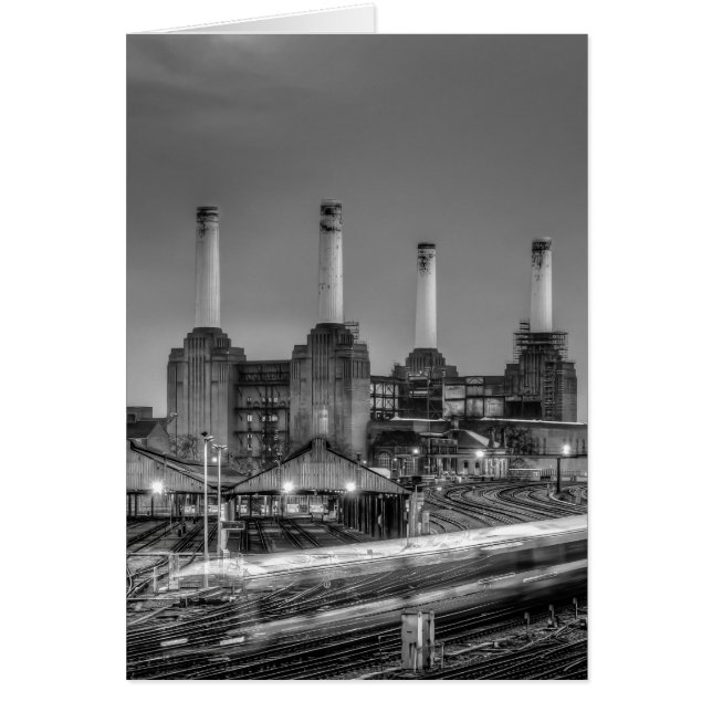 列車のパスのBatterseaの発電所、ロンドン (正面)