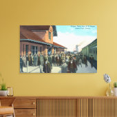 列車の乗客の乗降 キャンバスプリント (インサイチュ (リビング))