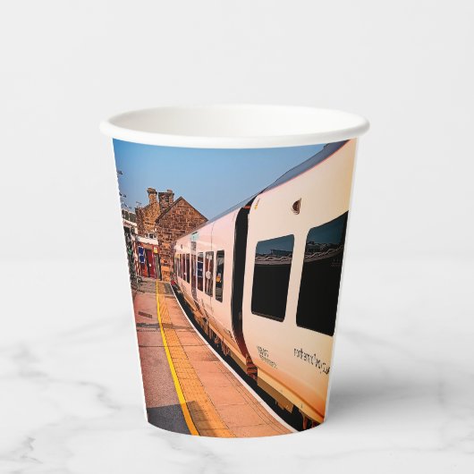 列車の側面 紙コップ (正面)