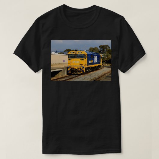 列車の機関車エンジン青いアンプ黄色1 Tシャツ (デザイン正面)