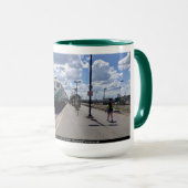 列車の空のマグは行きます マグカップ (正面右)