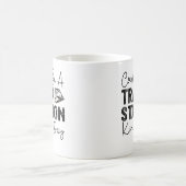 列車の駅の近い日かもしれない コーヒーマグカップ (中央)