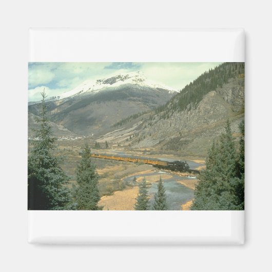 列車はレヴィの後にアニマス川を渡っている マグネット (正面)