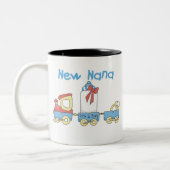 列車新しいナナそれは男の子です ツートーンマグカップ (左)