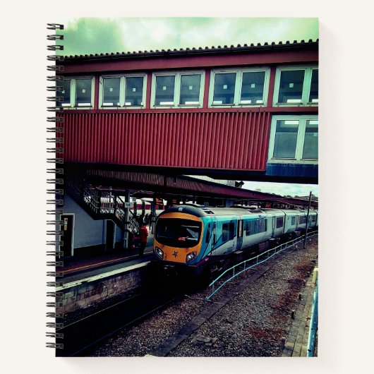 列車、橋の下 ノートブック (正面)