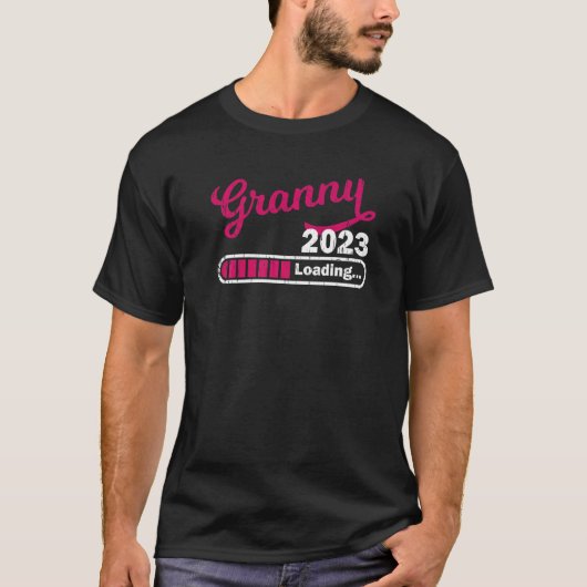 初のおばあちゃんEst 2023おばあちゃん202に昇格 Tシャツ (正面)