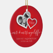 初のバレンタインデーをミスター&ミセスとハート写真 セラミックオーナメント (右)