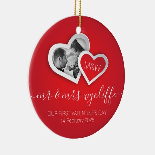 初のバレンタインデーをミスター&ミセスとハート写真 セラミックオーナメント (右)