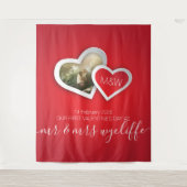 初のバレンタインデーをミスター&ミセスとハート写真 タペストリー (正面)