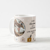 初めてのクリスマスおばあちゃんのベージュ黄色の写真 コーヒーマグカップ (正面左)