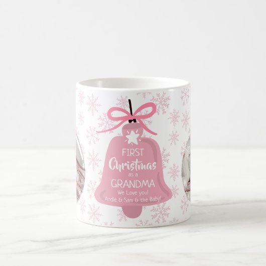 初めてのクリスマスおばあちゃんベルピンクのスノーフレーク写真 コーヒーマグカップ (中央)