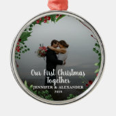 初めてのクリスマスが一緒にカップル新婚の写真 メタルオーナメント (正面)