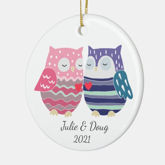 初めてのクリスマスが一緒に可愛いフクロウカスタムカップル セラミックオーナメント (左)