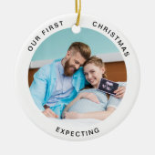 初めてのクリスマスが写真をミニマル期待 セラミックオーナメント (正面)