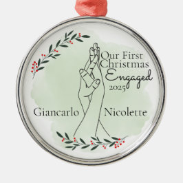 初めてのクリスマスでの婚約 指輪をはめた手を重ねて メタルオーナメント