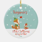 初めてのクリスマスとしてビッグブラザー、かわいいキツネ セラミックオーナメント (裏面)