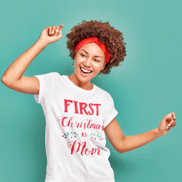 初めてのクリスマスとしてママ家族の赤い文字 Tシャツ