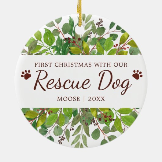 初めてのクリスマスと私たちの救助犬パーソナライズされた セラミックオーナメント (裏面)