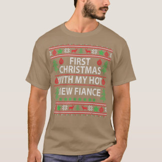 初めてのクリスマスと私のホット新しい婚約者のクリスマスカップル Tシャツ