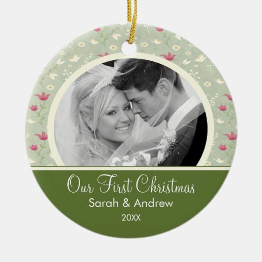 初めてのクリスマスのオーナメントの緑のピンクの花柄 セラミックオーナメント (正面)