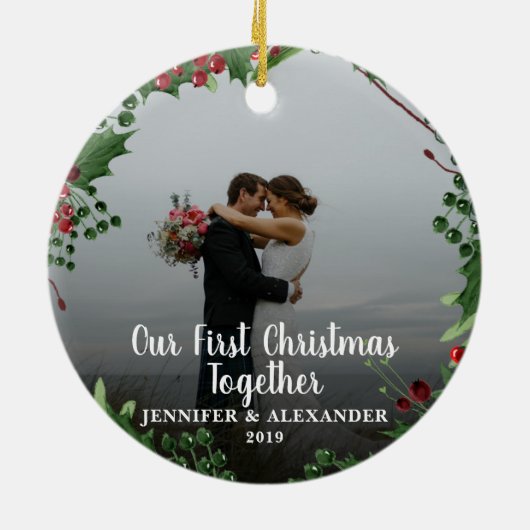 初めてのクリスマスのカップル写真 セラミックオーナメント (裏面)
