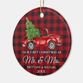 初めてのクリスマスのミスター・アンド・ミセス・トラック・レッド・プレイド セラミックオーナメント (左)