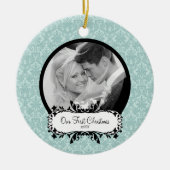 初めてのクリスマスの写真のオーナメントの青のダマスク織 セラミックオーナメント (正面)