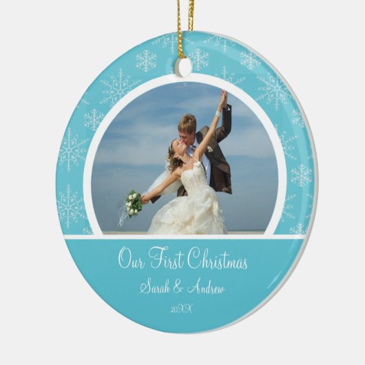 初めてのクリスマスの写真のオーナメントの青の雪片 セラミックオーナメント (左)