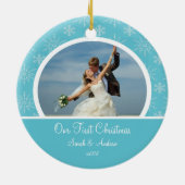 初めてのクリスマスの写真のオーナメントの青の雪片 セラミックオーナメント (裏面)