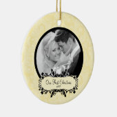 初めてのクリスマスの写真のオーナメントの黄色のダマスク織 セラミックオーナメント (右)