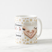 初めてのクリスマスの写真:スノーフレーク夫妻 コーヒーマグカップ (正面右)