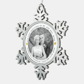 初めてのクリスマスの写真:ミスター・アンド・ミセス・金ゴールドハート スノーフレークピューターオーナメント (右)