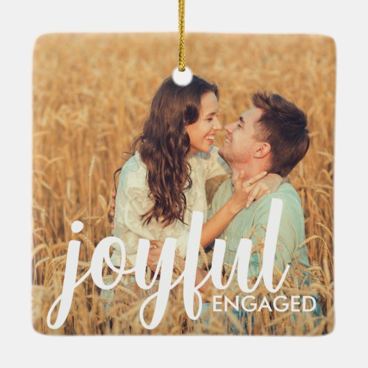 初めてのクリスマスの喜び婚約した贈り物 セラミックオーナメント (裏面)