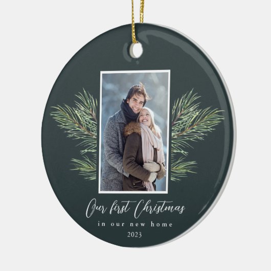 初めてのクリスマスの新しいホームパインブランチフォト セラミックオーナメント (左)