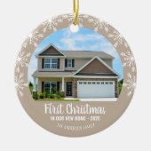 初めてのクリスマスの新しいホームフォトタン セラミックオーナメント (正面)