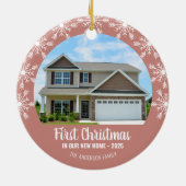 初めてのクリスマスの新しいホームフォトバラ金ゴールド セラミックオーナメント (裏面)