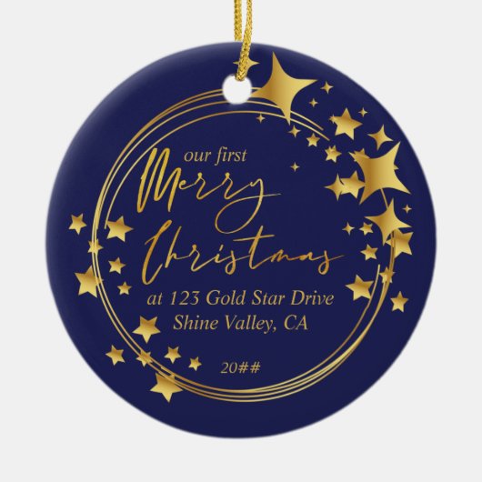 初めてのクリスマスの新しいホームフォトブルーと金ゴールドスター セラミックオーナメント (正面)