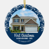 初めてのクリスマスの新しいホームフォトブルー セラミックオーナメント (正面)