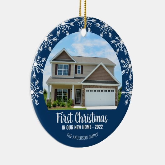 初めてのクリスマスの新しいホームフォトブルー セラミックオーナメント (右)