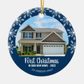 初めてのクリスマスの新しいホームフォトブルー セラミックオーナメント (正面)