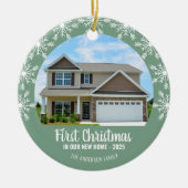 初めてのクリスマスの新しいホームフォトライトグリーン セラミックオーナメント (正面)