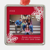 初めてのクリスマスの新しいホームレッドスノーフレーク写真 メタルオーナメント (正面)