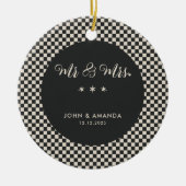 初めてのクリスマスの新婚レトロMr.And Mrs.Photo セラミックオーナメント (正面)