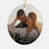 初めてのクリスマスのMr.とMrs.Newlywedsの結婚写真 セラミックオーナメント (左)