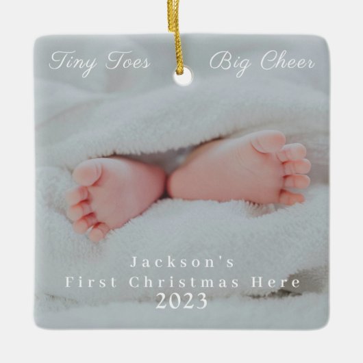 初めてのクリスマスはこちら写真生まれたばかりの可愛いベビー セラミックオーナメント (正面)