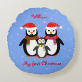 初めてのクリスマスはテキストを両面ブルーでペンギン ラウンドクッション (正面)